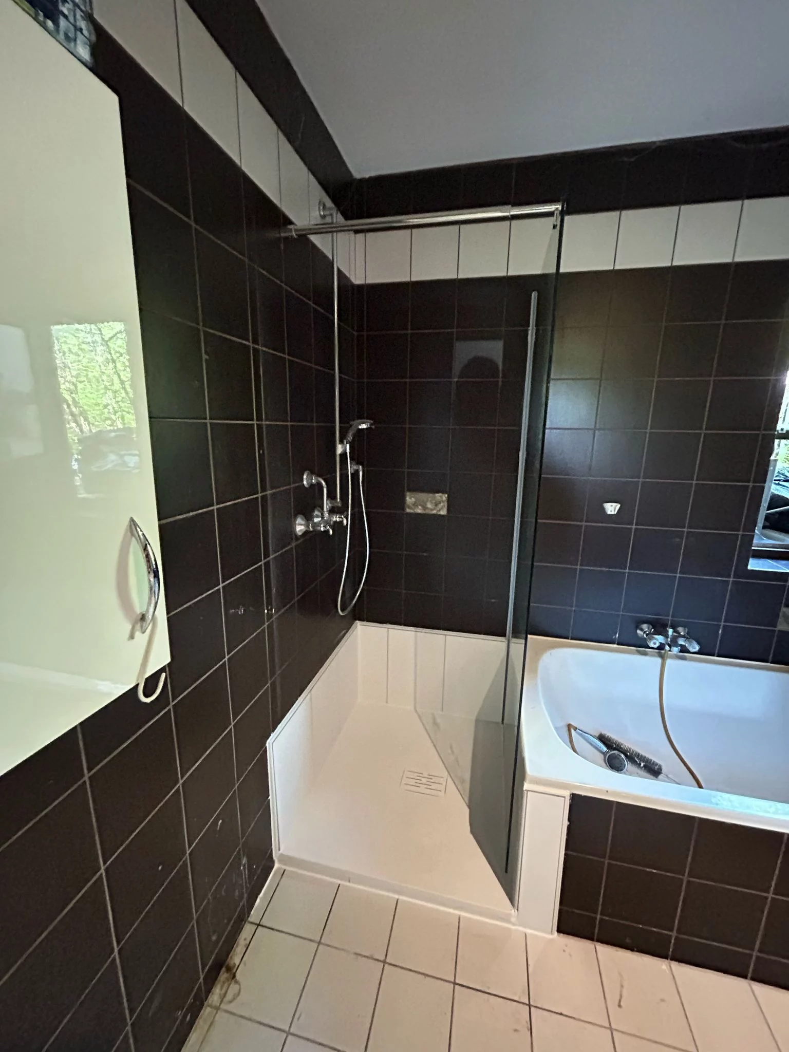 Umbau Badewanne zur Dusche – älteres Bad nachher